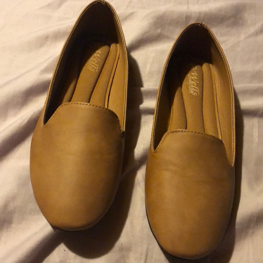 Tan flats